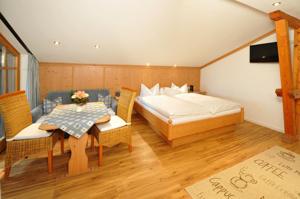 Gaestehaus Klara ไรท์อิมวิงเคอ ภายนอก รูปภาพ